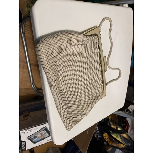 Vtg GLOMESH Made In AUSTRALIA  Light Beige Metal Mesh Gold Satin Lined Handbag 6 - Picture 1 of 12